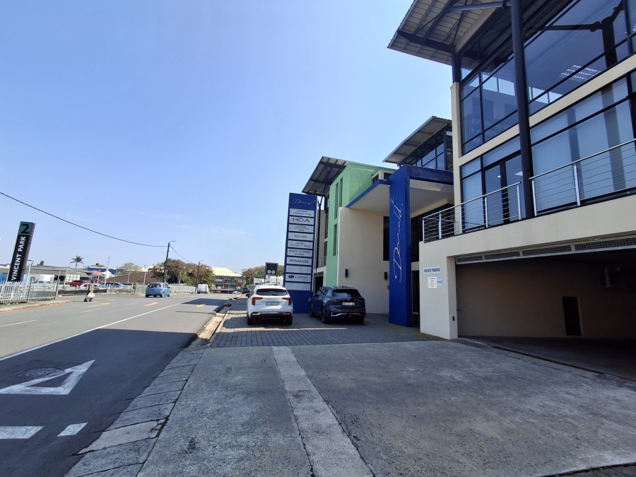 To Let Commercial Property for Rent in Vincent Eastern Cape